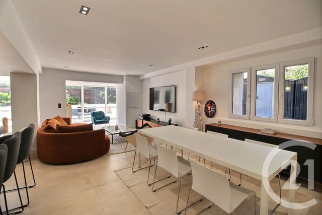 maison à vendre - 5 pièces - 141.31 m2 - CHATEAUNEUF GRASSE - 06 - PROVENCE-ALPES-COTE-D-AZUR - Century 21 Visa Immobilier