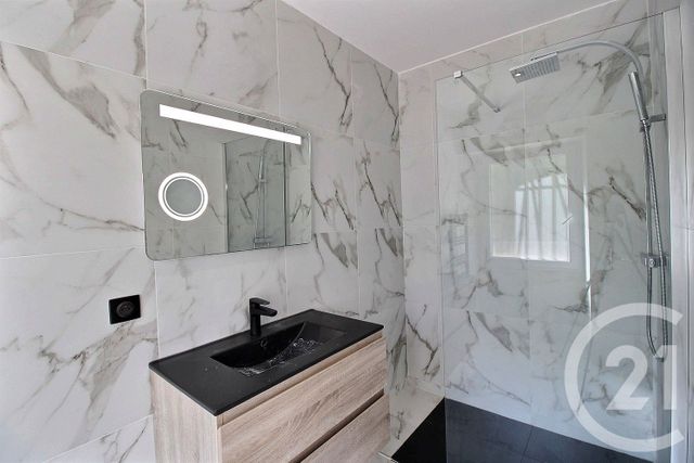 maison à vendre - 5 pièces - 141.31 m2 - CHATEAUNEUF GRASSE - 06 - PROVENCE-ALPES-COTE-D-AZUR - Century 21 Visa Immobilier