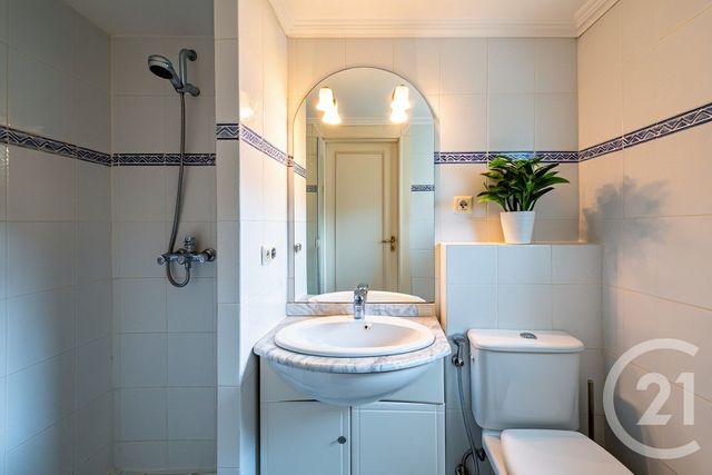 maison à vendre - 5 pièces - 143.0 m2 - CHATEAUNEUF GRASSE - 06 - PROVENCE-ALPES-COTE-D-AZUR - Century 21 Visa Immobilier