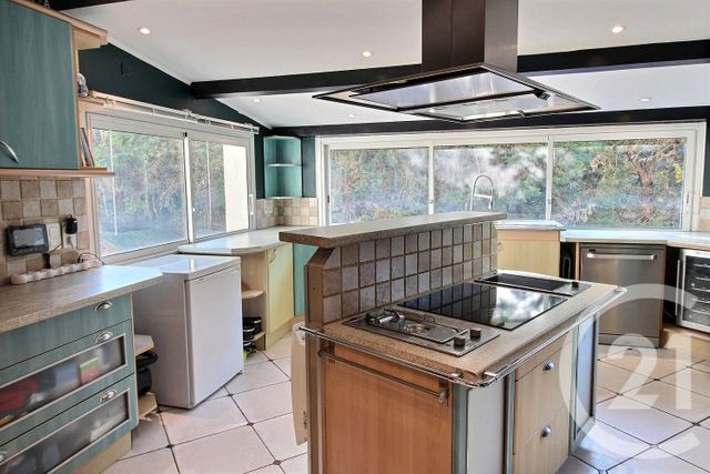 maison à vendre - 5 pièces - 143.0 m2 - CHATEAUNEUF GRASSE - 06 - PROVENCE-ALPES-COTE-D-AZUR - Century 21 Visa Immobilier