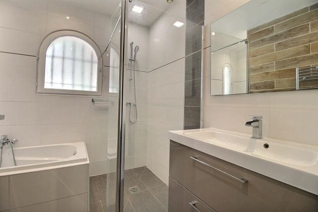 maison à vendre - 7 pièces - 227.0 m2 - VALBONNE - 06 - PROVENCE-ALPES-COTE-D-AZUR - Century 21 Visa Immobilier