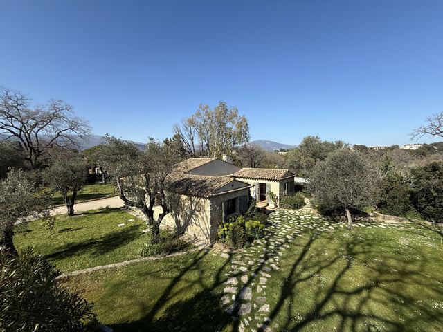 maison à vendre - 6 pièces - 200.0 m2 - CHATEAUNEUF GRASSE - 06 - PROVENCE-ALPES-COTE-D-AZUR - Century 21 Visa Immobilier