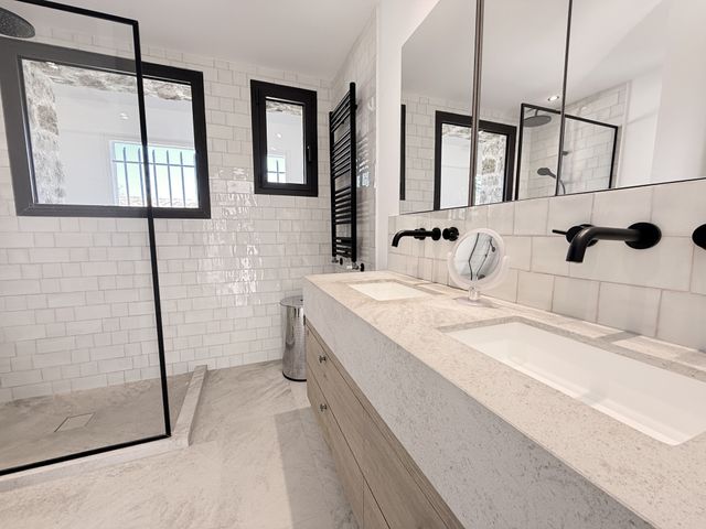 maison à vendre - 6 pièces - 200.0 m2 - CHATEAUNEUF GRASSE - 06 - PROVENCE-ALPES-COTE-D-AZUR - Century 21 Visa Immobilier