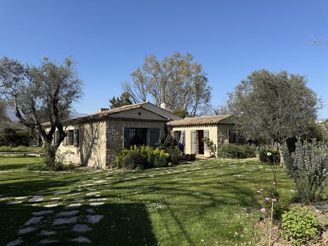 maison à vendre - 6 pièces - 200.0 m2 - CHATEAUNEUF GRASSE - 06 - PROVENCE-ALPES-COTE-D-AZUR - Century 21 Visa Immobilier