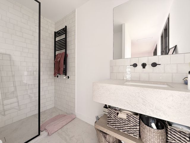 maison à vendre - 6 pièces - 200.0 m2 - CHATEAUNEUF GRASSE - 06 - PROVENCE-ALPES-COTE-D-AZUR - Century 21 Visa Immobilier