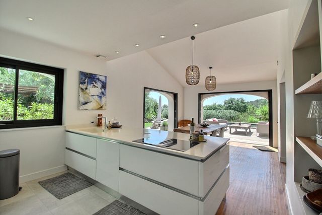 maison à vendre - 7 pièces - 293.28 m2 - VALBONNE - 06 - PROVENCE-ALPES-COTE-D-AZUR - Century 21 Visa Immobilier