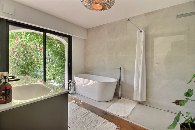 maison à vendre - 7 pièces - 293.28 m2 - VALBONNE - 06 - PROVENCE-ALPES-COTE-D-AZUR - Century 21 Visa Immobilier